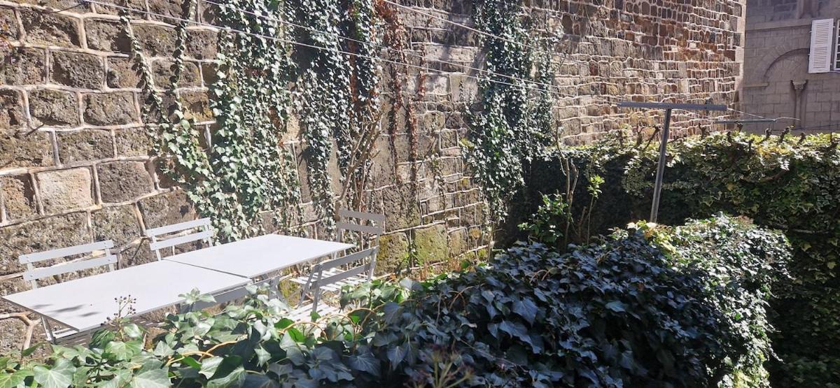 Appartement 120 M² Duplex Coeur Historique Au Calme Le Puy-en-Velay Extérieur photo